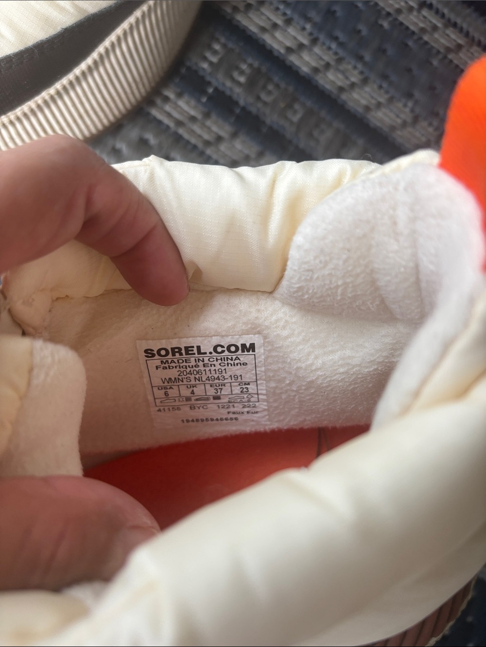 Sorel  Cream Quilted Zip-Front Sneakers with Brown Trim size 6 - Picture 4 of 4